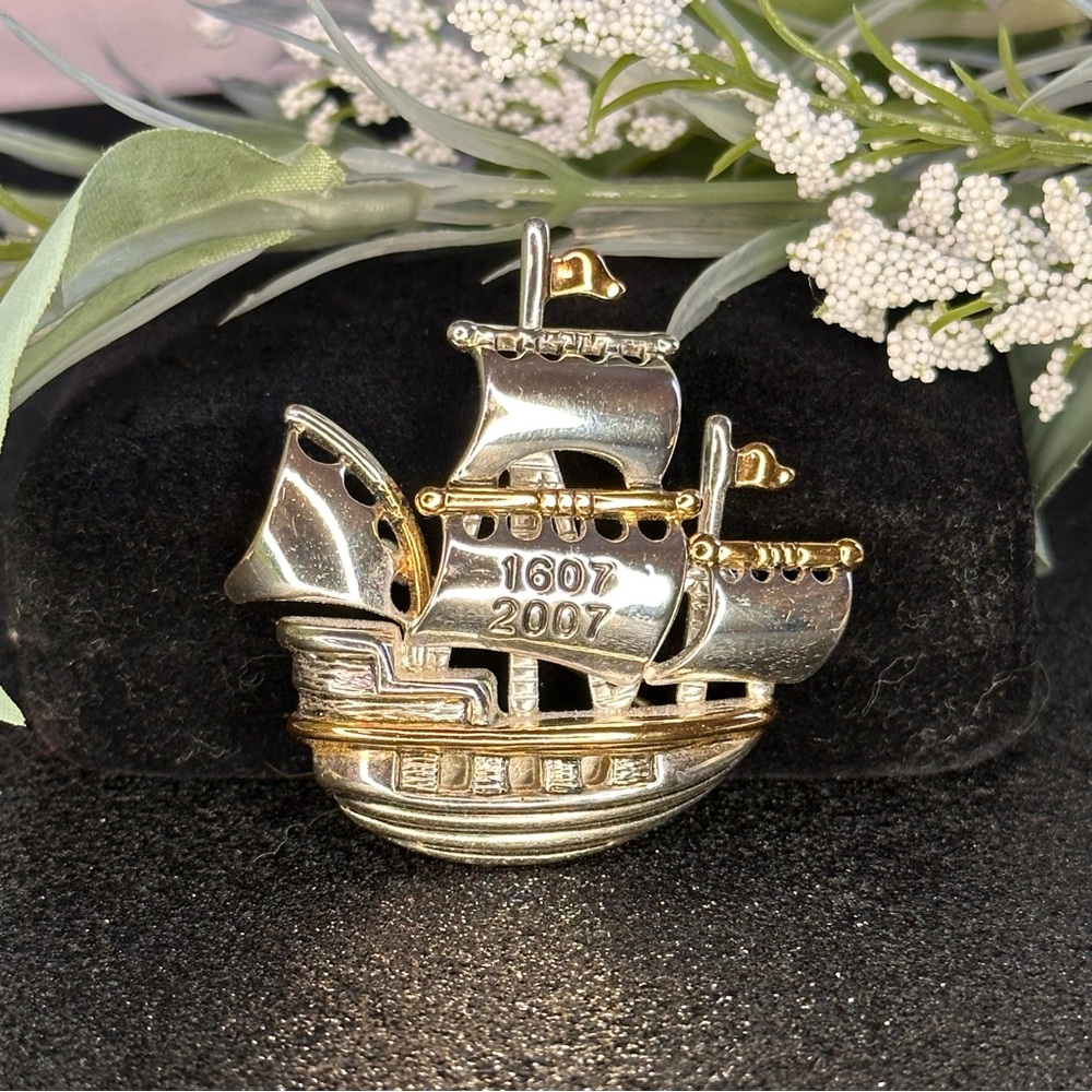 Commemorate Brooch - Jamestown 400 Year Anniversary